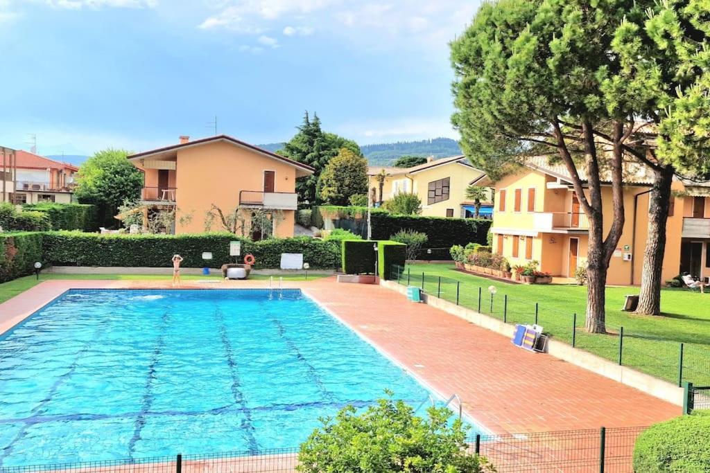 Europa Pool